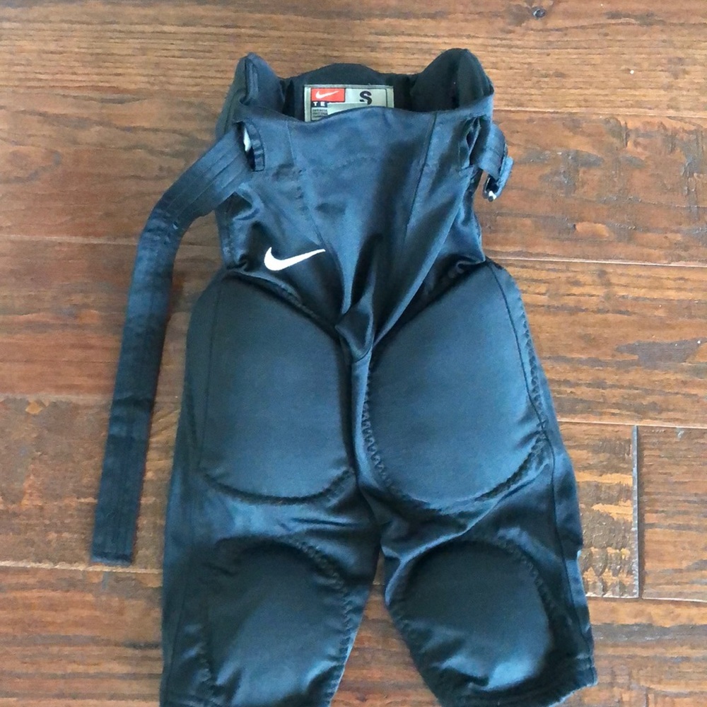 Youth Nike football pants. Great condition